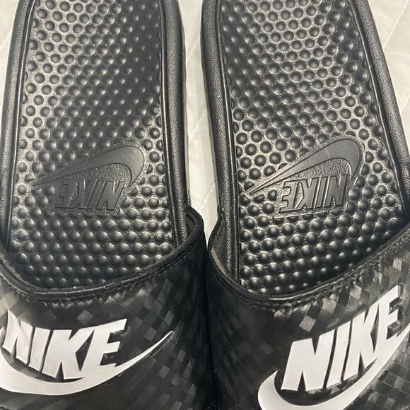 Nike Benassi Slip On Sandals Women Size 11 - Picture 3 of 5